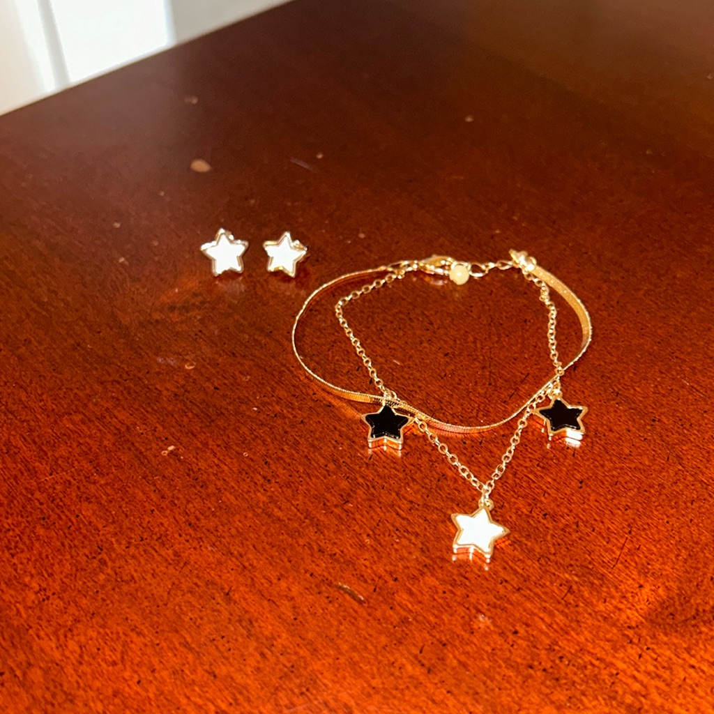 Stainless Steel Layered Golden Star Pendant Bracelet & Matching Earrings
